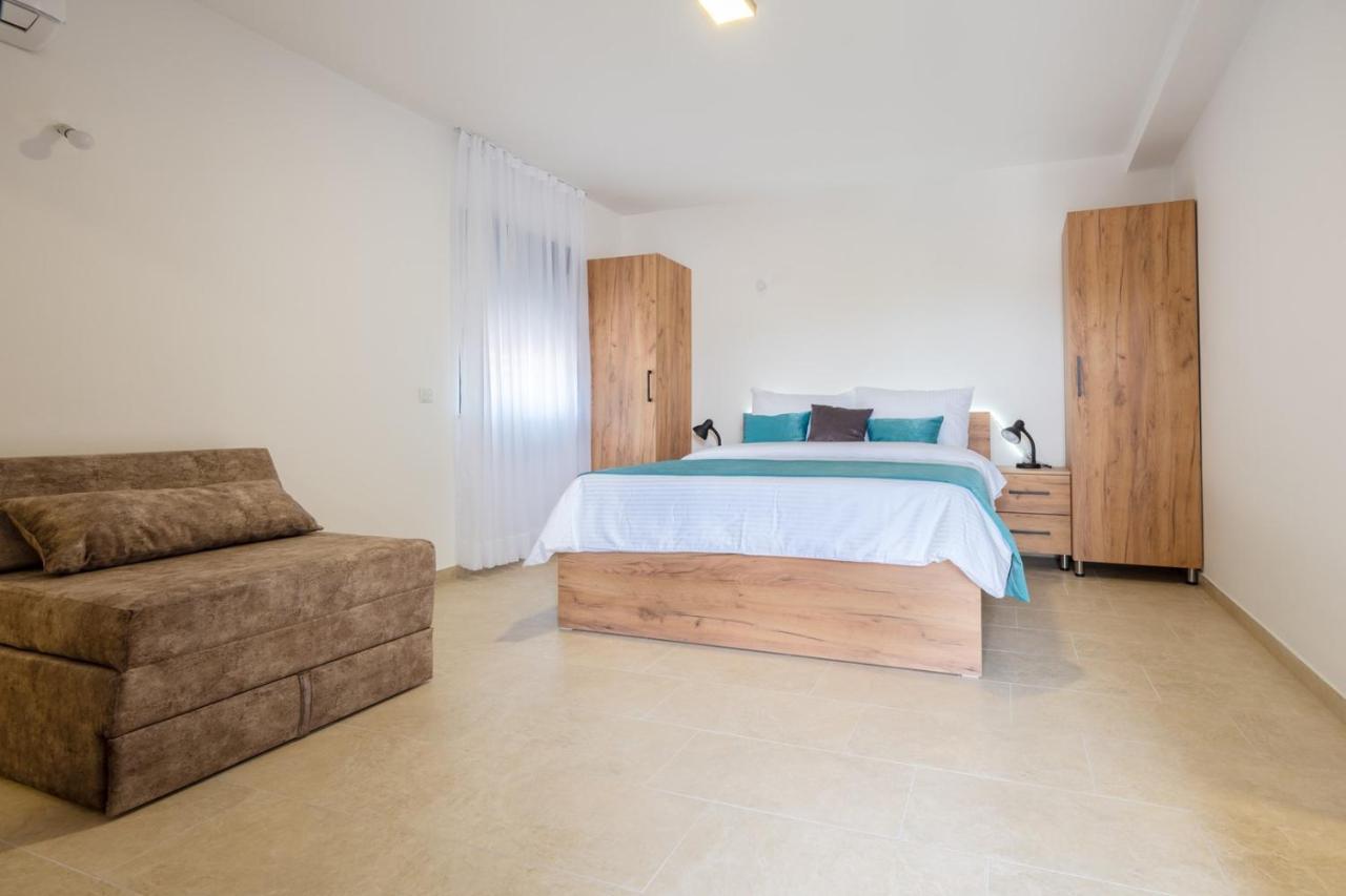 Villa Emina Sa Privatnom Plazom I Parkingom ネウム エクステリア 写真